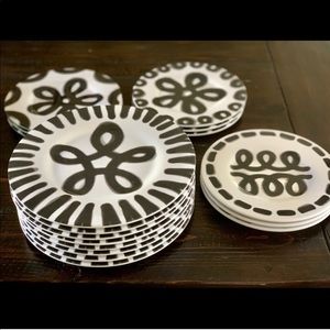 Crate and Barrel Melamine Dinner Plates - 8 count